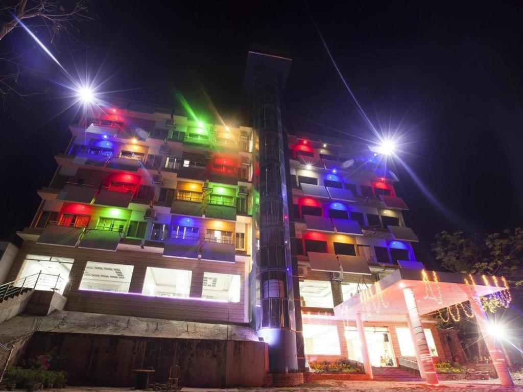 Hotel Night Heaven Bāndarban Extérieur photo