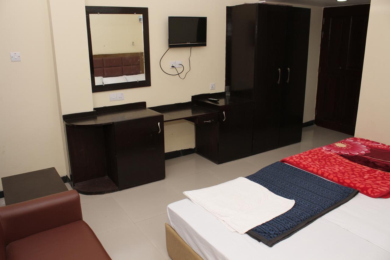 Hotel Night Heaven Bāndarban Extérieur photo