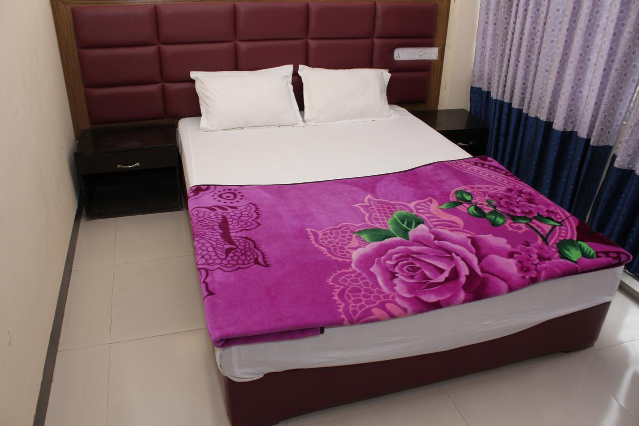 Hotel Night Heaven Bāndarban Extérieur photo