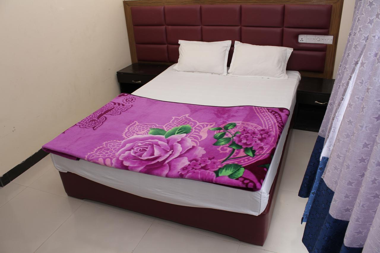 Hotel Night Heaven Bāndarban Extérieur photo