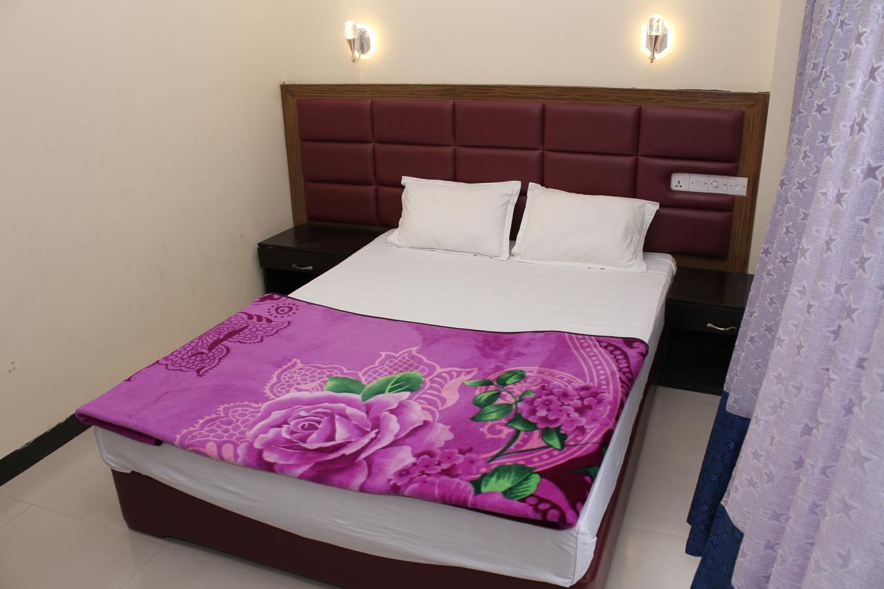 Hotel Night Heaven Bāndarban Extérieur photo