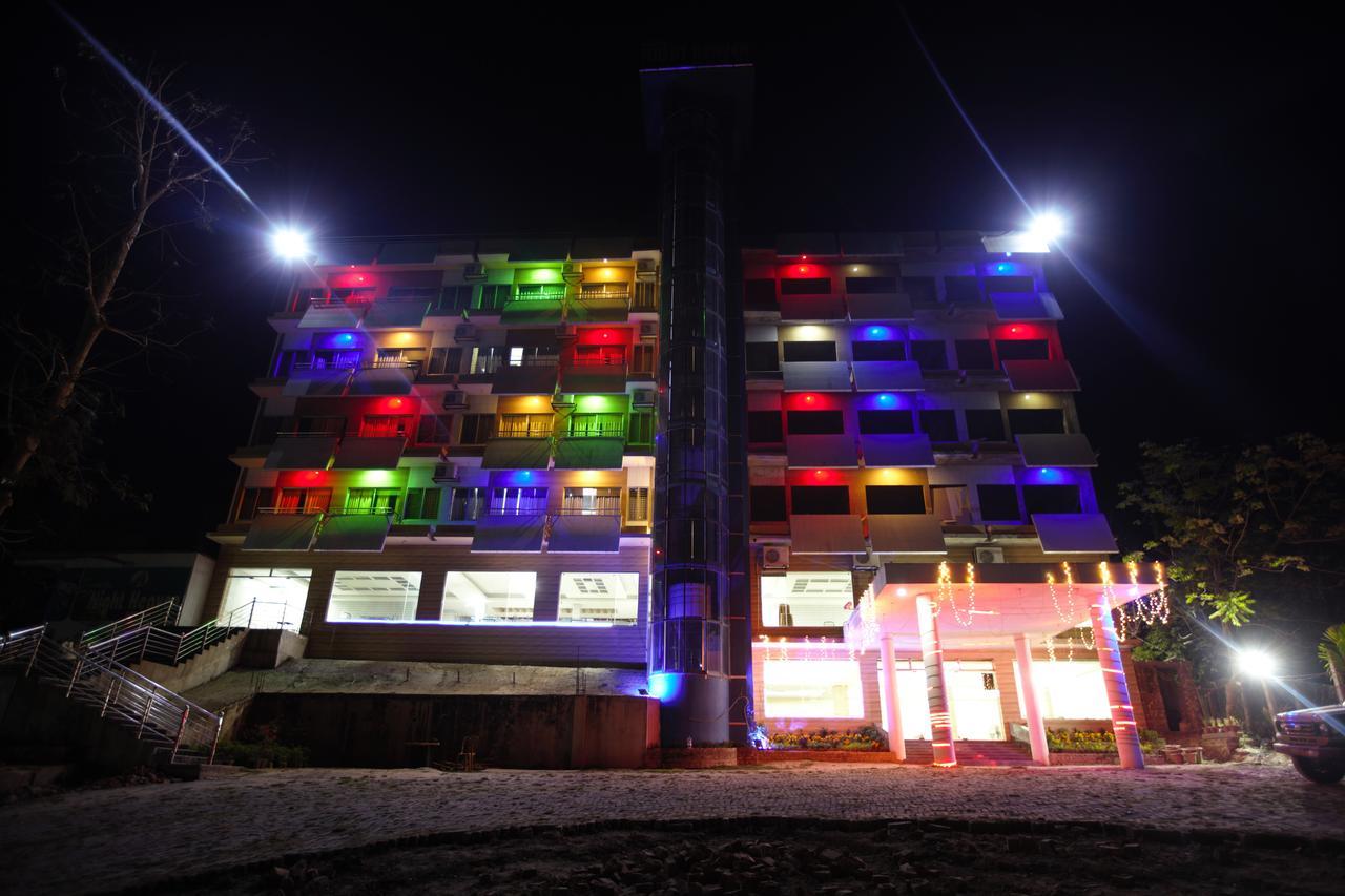 Hotel Night Heaven Bāndarban Extérieur photo